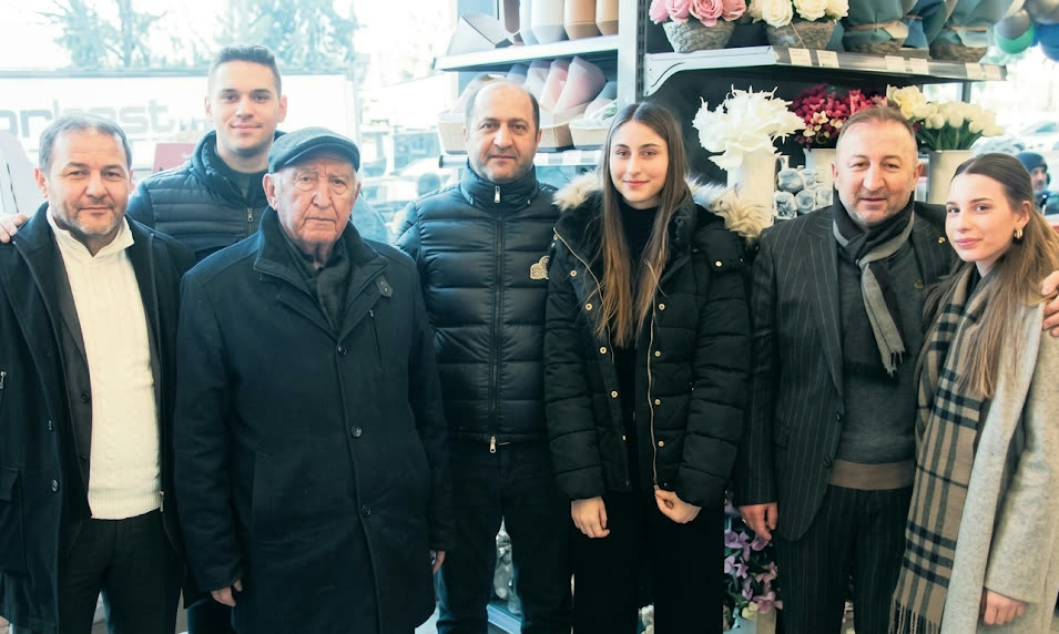 Ceren Grup ailesi mağaza açılışında