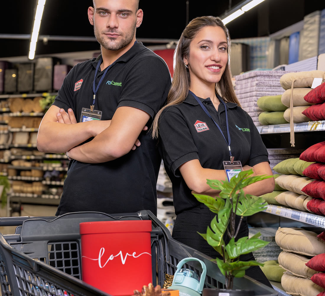 Forbest Leva mağaza çalışanları
